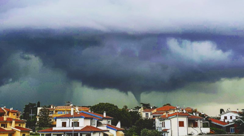 Ultima ora Tornado nelle campagne di Montalto di Castro