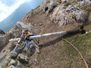 Sradicata e gettata per terra la croce che indica la vetta del Monte Autore - Livata (RM