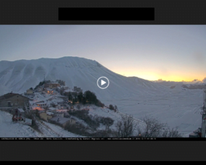 [TIMELAPSE] L'alba innevata di Castelluccio di Norcia