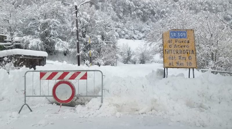 CHIUSA al traffico la Strada Regionale 509 di FORCA D'ACERO